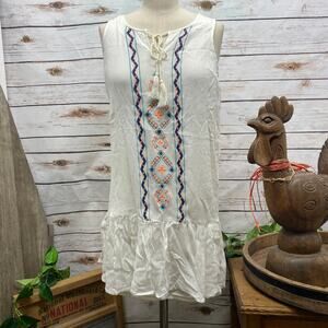 Flying Tomato Embroidered Mini Dress Small BoHo Sleeveless Ivory Ruffled Hem